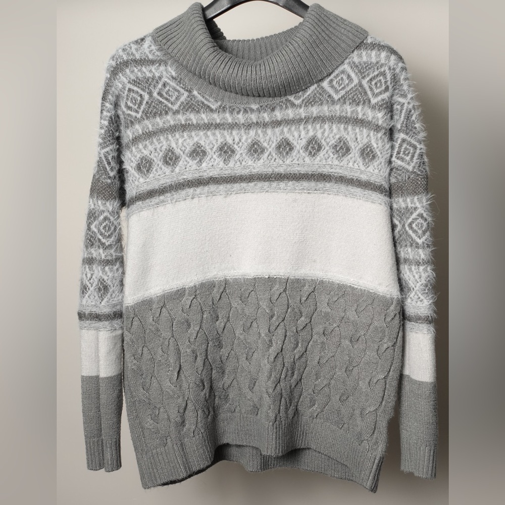 Bob Timberlake Soft and Cozy Cowl Neck Grey Sweater Size M